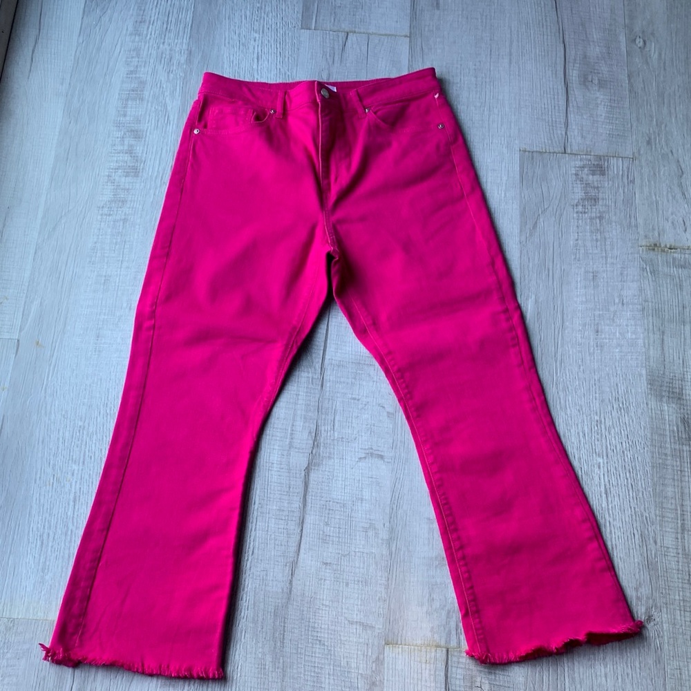 NWOT Loft Kick Crop Fuchsia Jeans. Size 28/6.